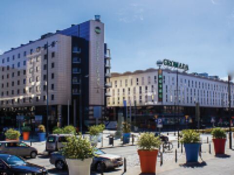 ホテル グロマダ ワルシャワ セントラム ワルシャワのホテル