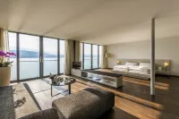 HERMITAGE Lake Lucerne - Beach Club & Lifestyle Hotel Отели рядом с достопримечательностью «Часовенный мост»