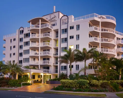 Beachside Resort Kawana Waters Hotels in Buddina