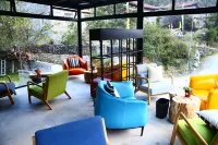 Kangding Lu Zhai sightseeing B & B Hotels in Kangding