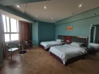 Weihui Yiju Hotel (Bus Station) Hotel di Weihui