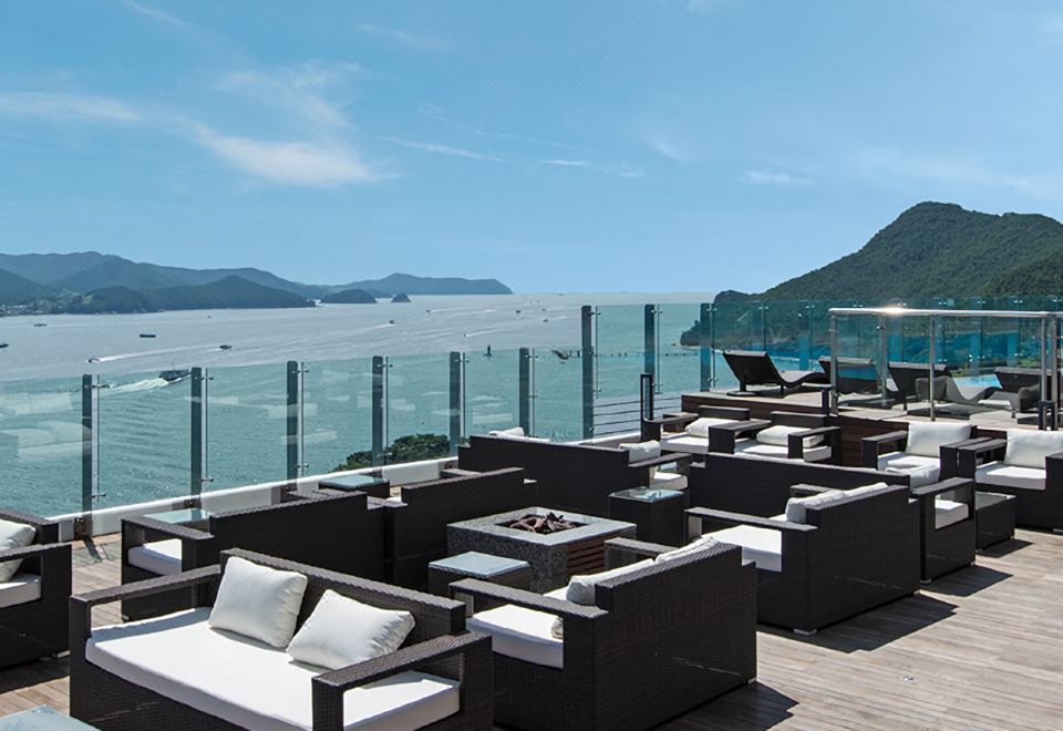 스탠포드 호텔앤리조트 통영 인피니티풀 야경