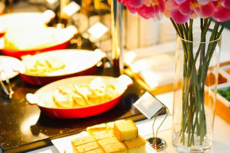 CERRI HOTEL Отели рядом со станцией Baoding Railway Station