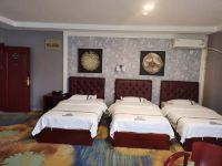 克拉玛依蓝湖都市花园酒店 - 标准三床房