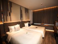 朗丽兹酒店(北京亦庄桥地铁站店) - 高级双床房