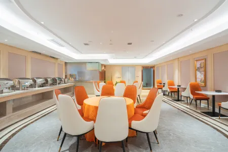 Vienna Hotel (Guiyang Huaxi Park Xueshi Road Subway Station) Отели рядом с достопримечательностью «Pingqiao District»