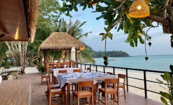 Phi Phi Villa Resort-Sha Extra Plus