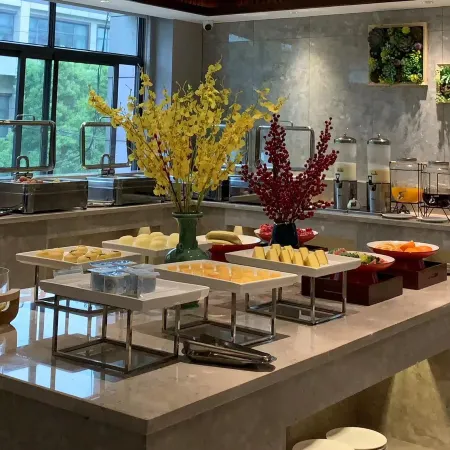 Cixi Mingyue Hotel