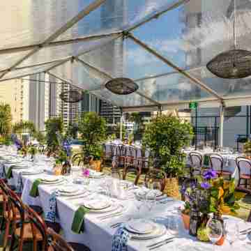 Oakwood Hotel & Apartments Brisbane Dining/Meeting Rooms