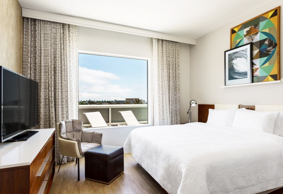 Hampton Inn & Suites by Hilton Santa Monica