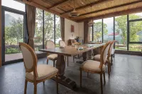 13th 먼스 안지 이옌추안주 홀리데이 코트야드 안지 호텔