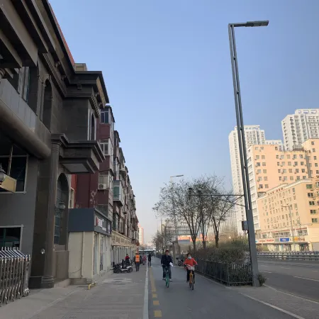 Rujia Huayi Select Hotel (Taiyuan Railway Station West Square Subway Station) Отели рядом с достопримечательностью «Конфуцианский храм»