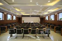Huayi Select Hotel (Jianchang Central Market) - parking