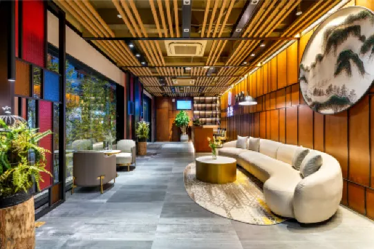 Li She (Xicun Subway Station Store of Guangzhou Railway Station) Hoteles cerca de Guangzhou Labour Stadium