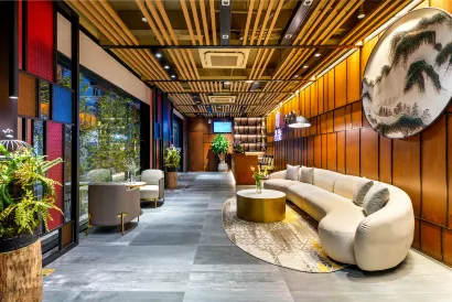 Li She (Xicun Subway Station Store of Guangzhou Railway Station)