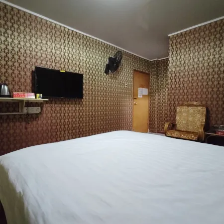 Yongding Happy Hotel