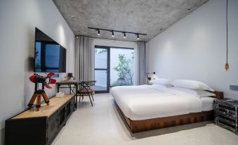 Jiangshan donglixia B & B