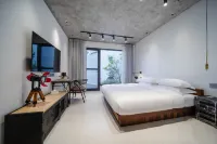 Jiangshan donglixia B & B