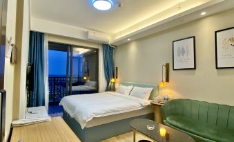 Xinhui Qiyue Loft Apartment
