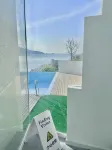 Xunzhao Vivian · Sunset Scenic Apartment