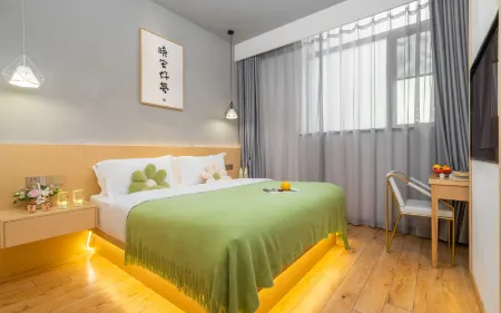 Kunming Day Youth Hotel (Nanping Street Dongfeng Square) Отели рядом с достопримечательностью «Nanping Pedestrian Street»