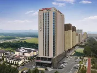 Hebi High Speed Rail Station Hilton Hotel Hotels near Pedestrian Street (Jiuzhou Road)