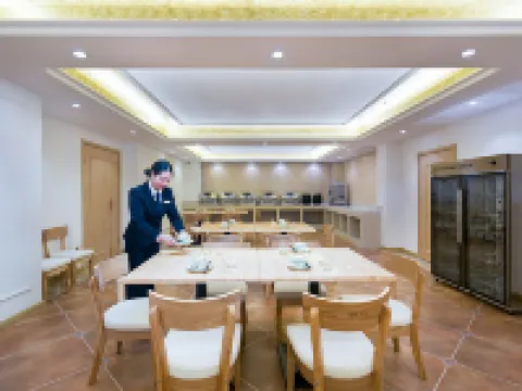 โรงแรมเวียนนา (สถานีขนส่งหลงเซิง)