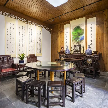 Floral Lux Hotel · Shexian Ji Rong Shan Guan Culture Theme Hotel