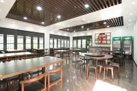Zhenhu Homestay (Jiandemeicheng Ancient Town)