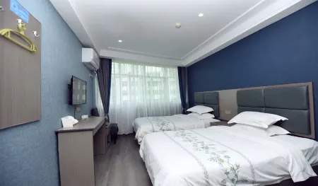 Chongqing Hongting Hotel (Dashi Cross Shopping Plaza) Отели рядом с достопримечательностью «Chongqing Vocational Institute of Tourism»