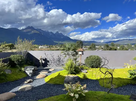 Mishan Guiyun Snow Mountain Panoramic View Pu'er Tea Fragrance Holiday Home Отели рядом с достопримечательностью «Blue Moon Valley»