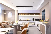 Yibo Hotel (Zhuhai Gongbei Port Fuhuali Store)