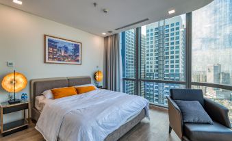 DongDong Skyview Apartment in Landmark 81 Tower