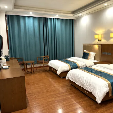 Yak Grand Hotel