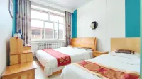 Jinlong Hotel - غرفة مطلة على الجبل