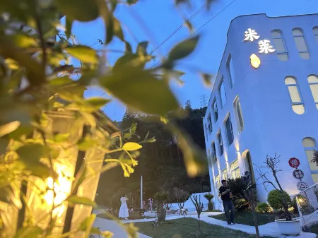 ANJI Milai·Panoramic ins  Hot Spring Vacation Meisu (Anji Yunshang Grassland Store) Отели рядом с достопримечательностью «wu he cun»