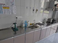 Beach Pinecone Homestay (Third Seawater Bathing Beach)