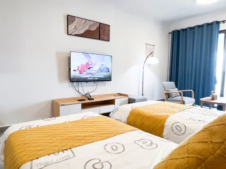 Haolang Apartment (Wuchuan Dinglongwan Ocean Kingdom) Отели рядом с достопримечательностью «Dinglong Bay Sea Corner»