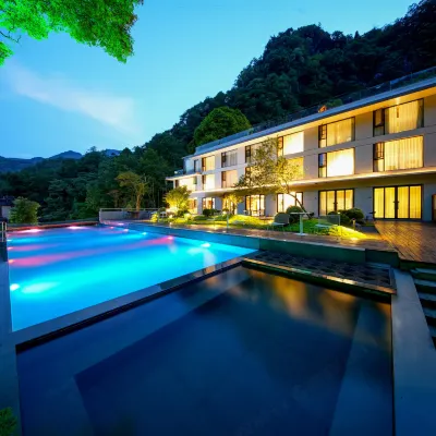 Mount Emei Hetang Nanxi Hotel Hotels near Qingyin Pavilion
