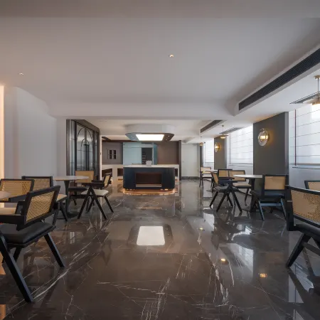 Dulanda LAB Hotel (Hengdian World Studios Branch)