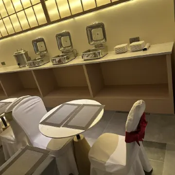 Cat's Distance YOUNG·IS·FASHION Hotel (Datong Ancient Town Parkson Plaza Branch)