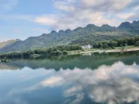 Qinglian Town River View Homestay