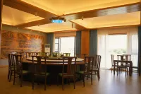 Baiyang Wharf Guesthouse