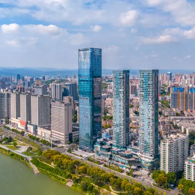 Wyndham Grand Yichang Riverside Hotels near Yichang Bailong Park