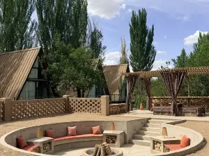 Dunhuang No.23 Courtyard