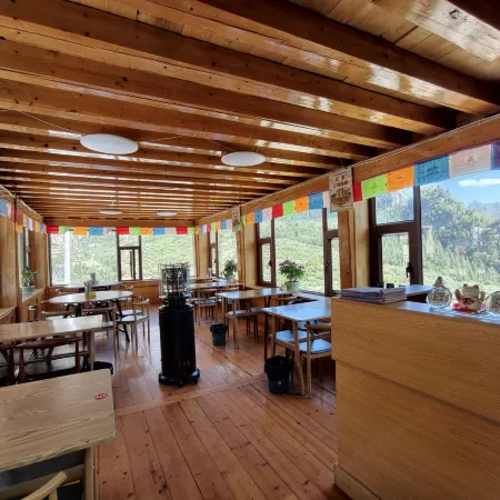 Diebu Zhagana Scenic Tibeta n Pavilion Homestay