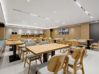話梅酒店(河北大學軍校廣場店) 鄰近軍校廣場的酒店