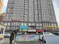 Yunwu Theme Apartment (Xinxiang Huazhong Branch) - balcon