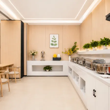 Elong Wanguo Hotel (Xinyang Beijing Road)