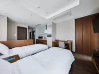 Felix by Stx Hotel & Suite Hotels near BEXCO